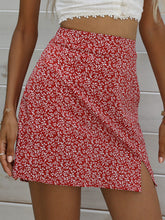 Load image into Gallery viewer, Ditsy Floral Slit Mini Skirt

